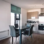 Birmingham Service Apartment - Free Netflix And Wifi