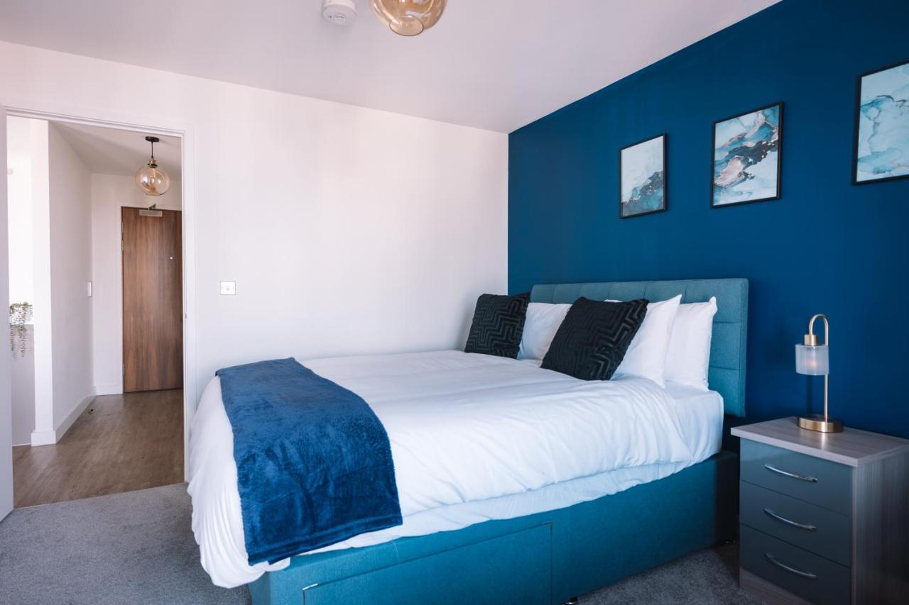 Service - Free Netflix And Wifi Apartment *